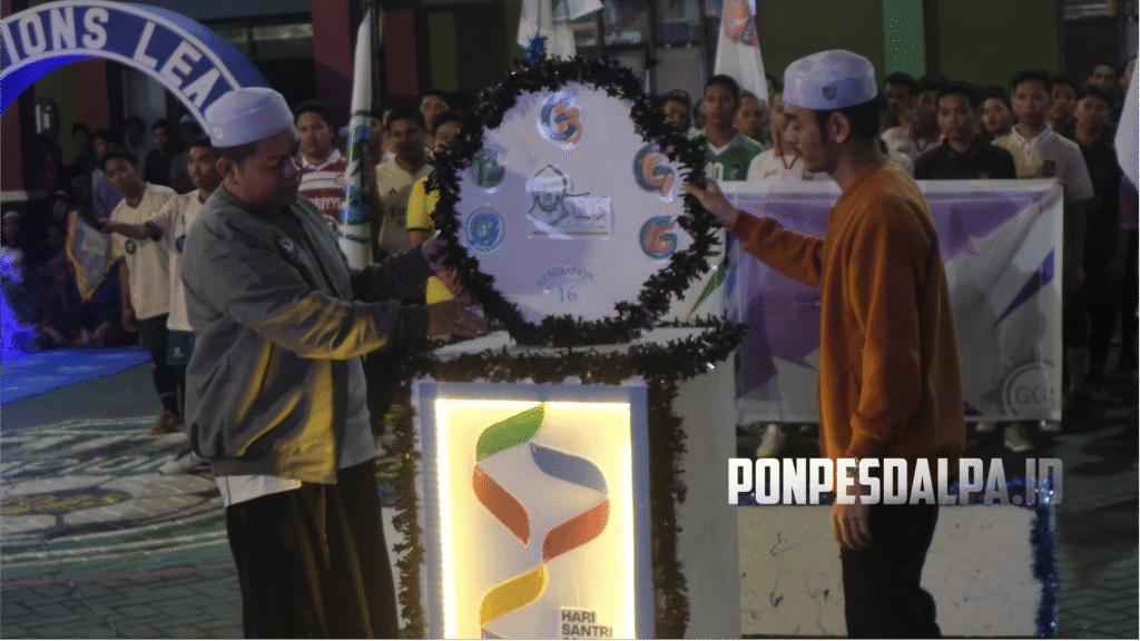 Unik! Dewan Guru Main Futsal di Pembukaan Lomba Hari Santri Nasional 2025 di Pondok Pesantren Dalam Pagar Kandangan